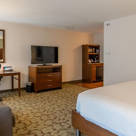 Hilton Garden Inn Plymouth Exterior photo