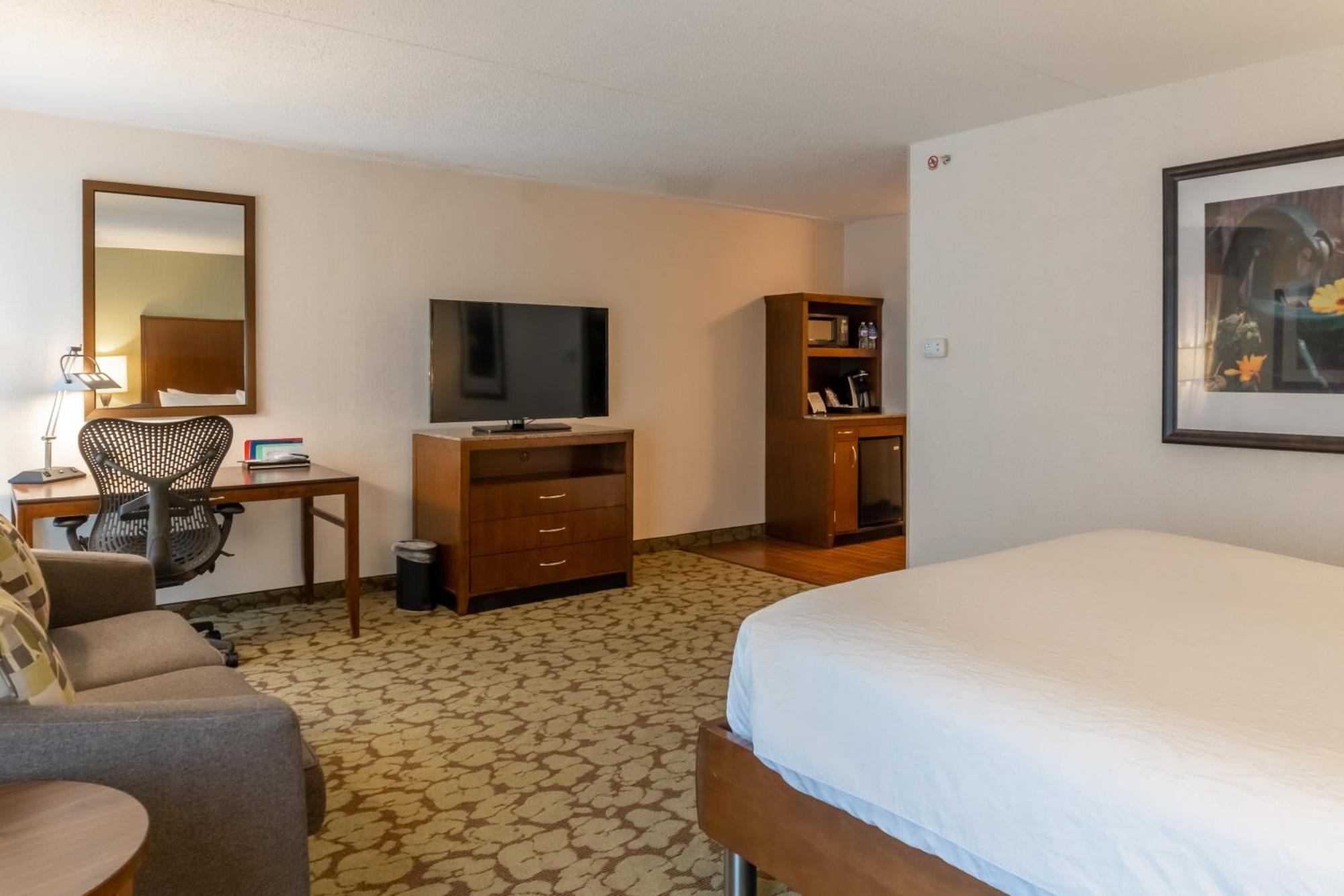 Hilton Garden Inn Plymouth Exterior photo